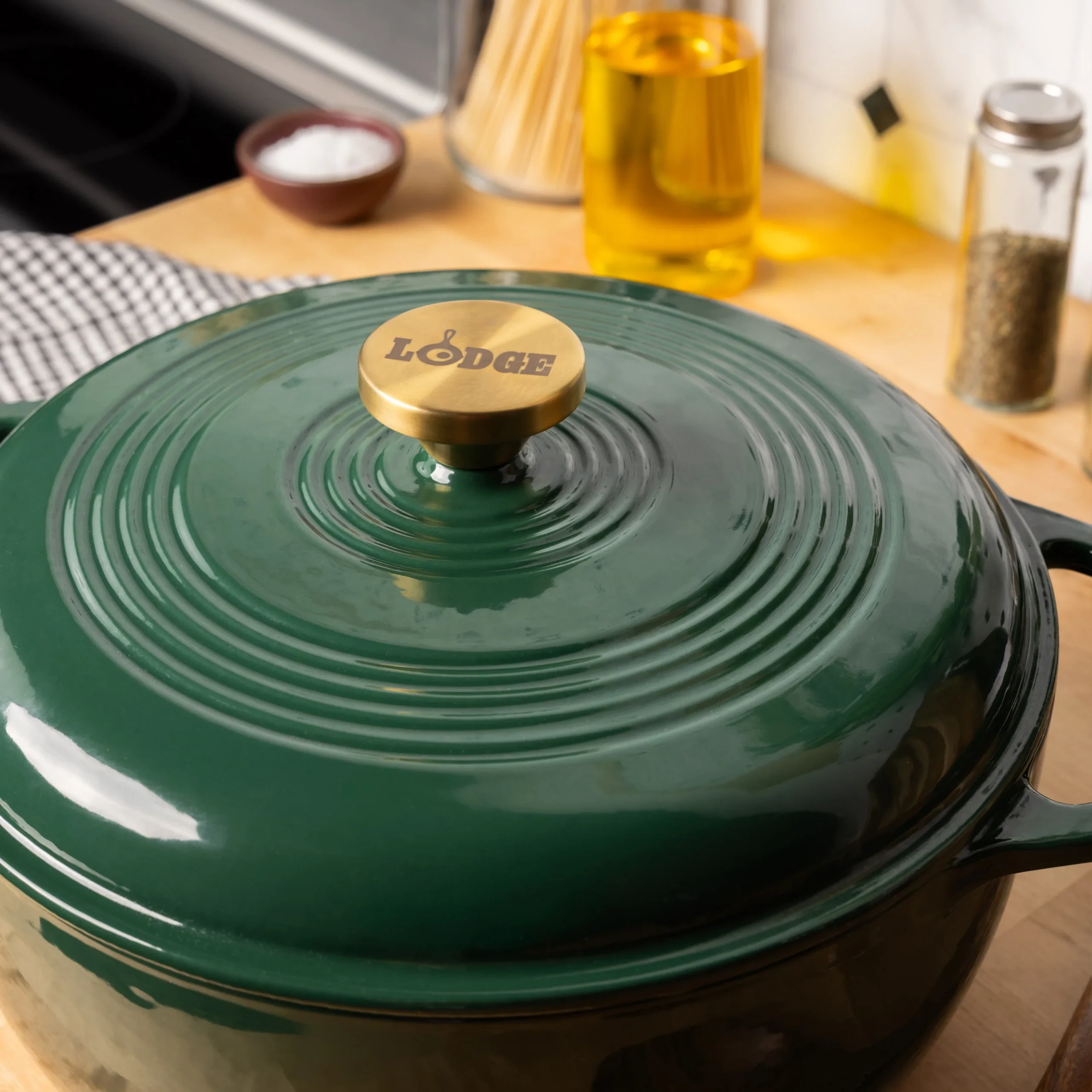 6 Quart Essential Enamel Dutch Oven - Image 69